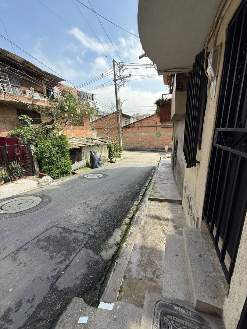 Fotografía 2 - Local En Barrio Nuevo 