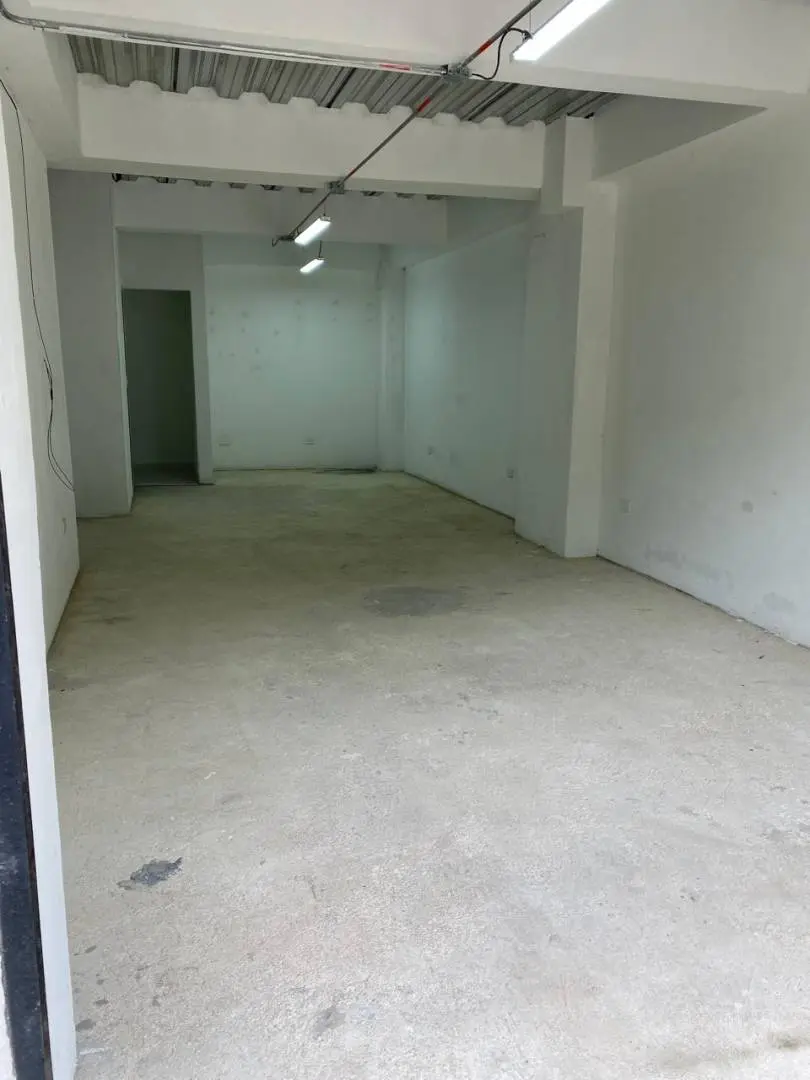 Fotografía 8 - Local  Comercial